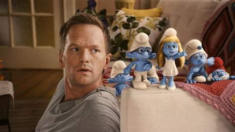 Sofía Vergara y Neal Patrick Harris entrevistan a los Pitufos