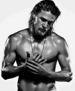 Charlie Hunnam será Christian Grey.