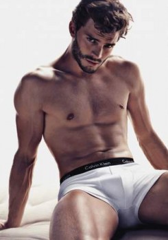Especial desnudo de Jamie Dornan es Christian Grey.