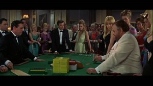 imagen-casino-royale Ejemplo de elenco multitudinario