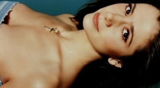 Mira Sorvino desnuda