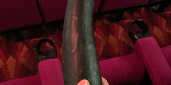 Un pepino en el pase de "Cincuenta sombras más oscuras"