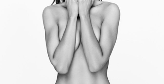 Sylvia Hoeks desnuda