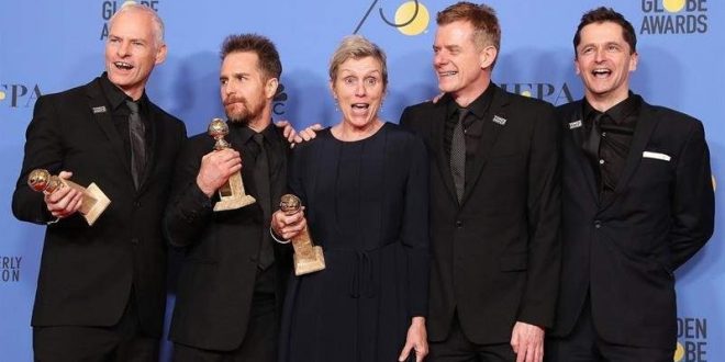 Tres anuncios de las afueras Globos de oro