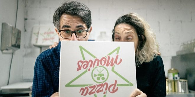 Crítica de ‘Pizza movies’. Irregular comedia sobre la crisis de la mediana edad