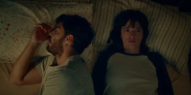 Crítica de ‘Nuda propiedad’. Curiosa comedia negra con guiños a ‘El pisito’ y ‘La ventana indiscreta’